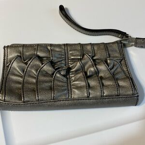 Nine & Co women’s silver wristlet wallet ruffle front fits phone 8x4…